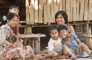 ミャンマーにて（2014年7月12日）