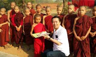 ミャンマーの子供たちを訪緬（2015年3月）